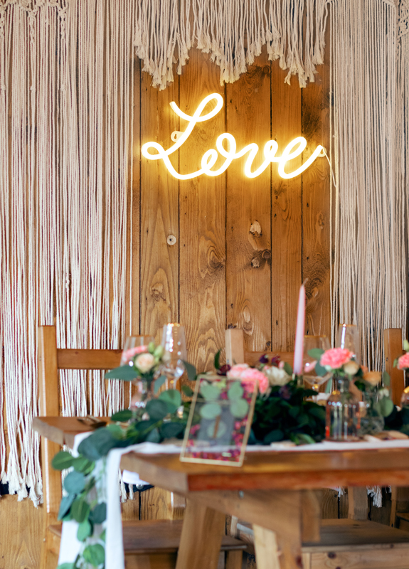 Neon Led – Love White 61x274cm