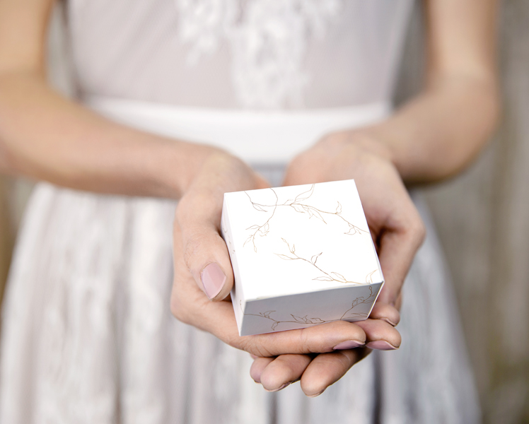 Boxes Branches White 6×3.5×5.5cm (1pkt / 10pc)