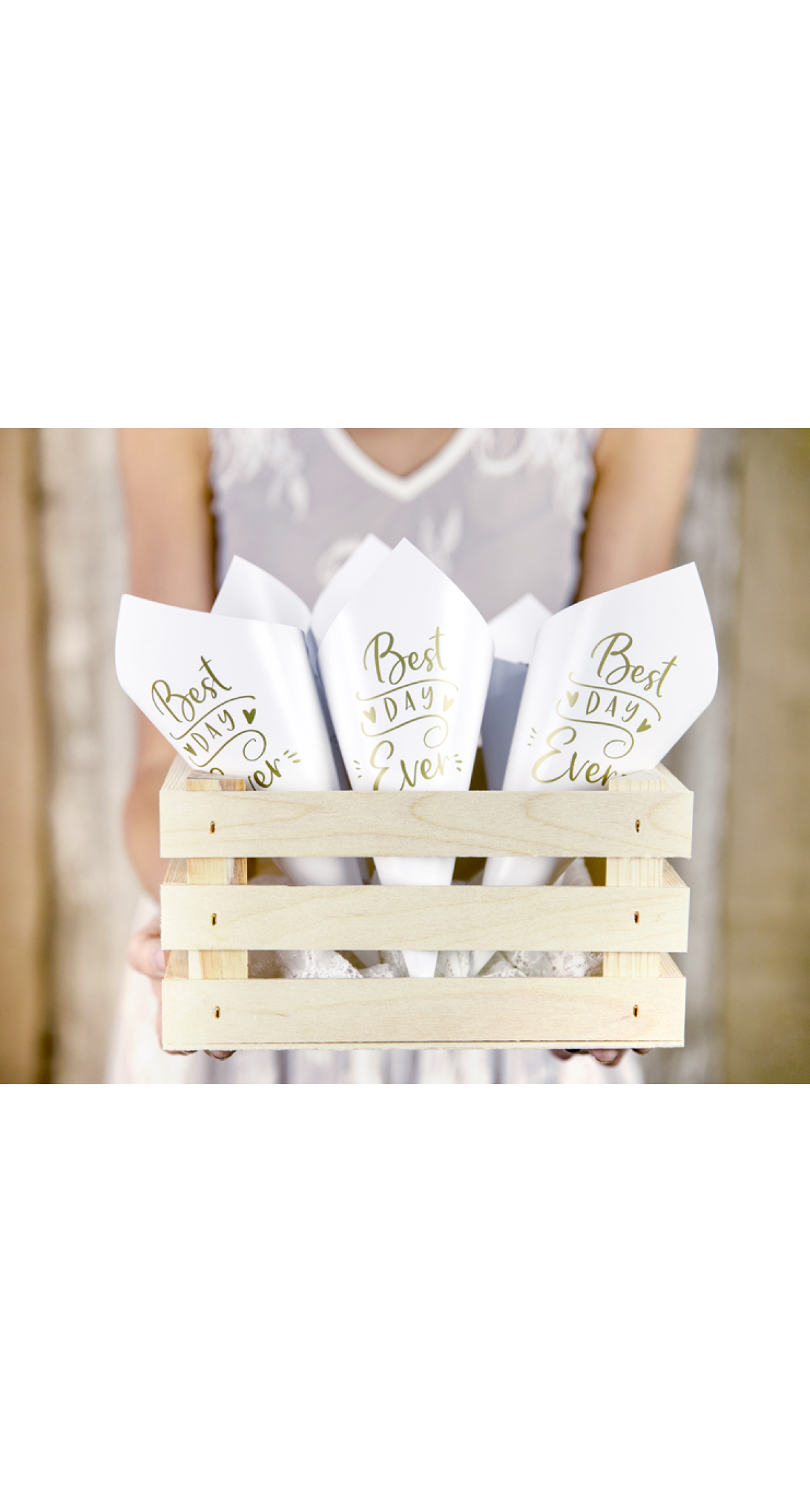 Confetti Cones, Gold, 16cm (1pkt / 10pc)
