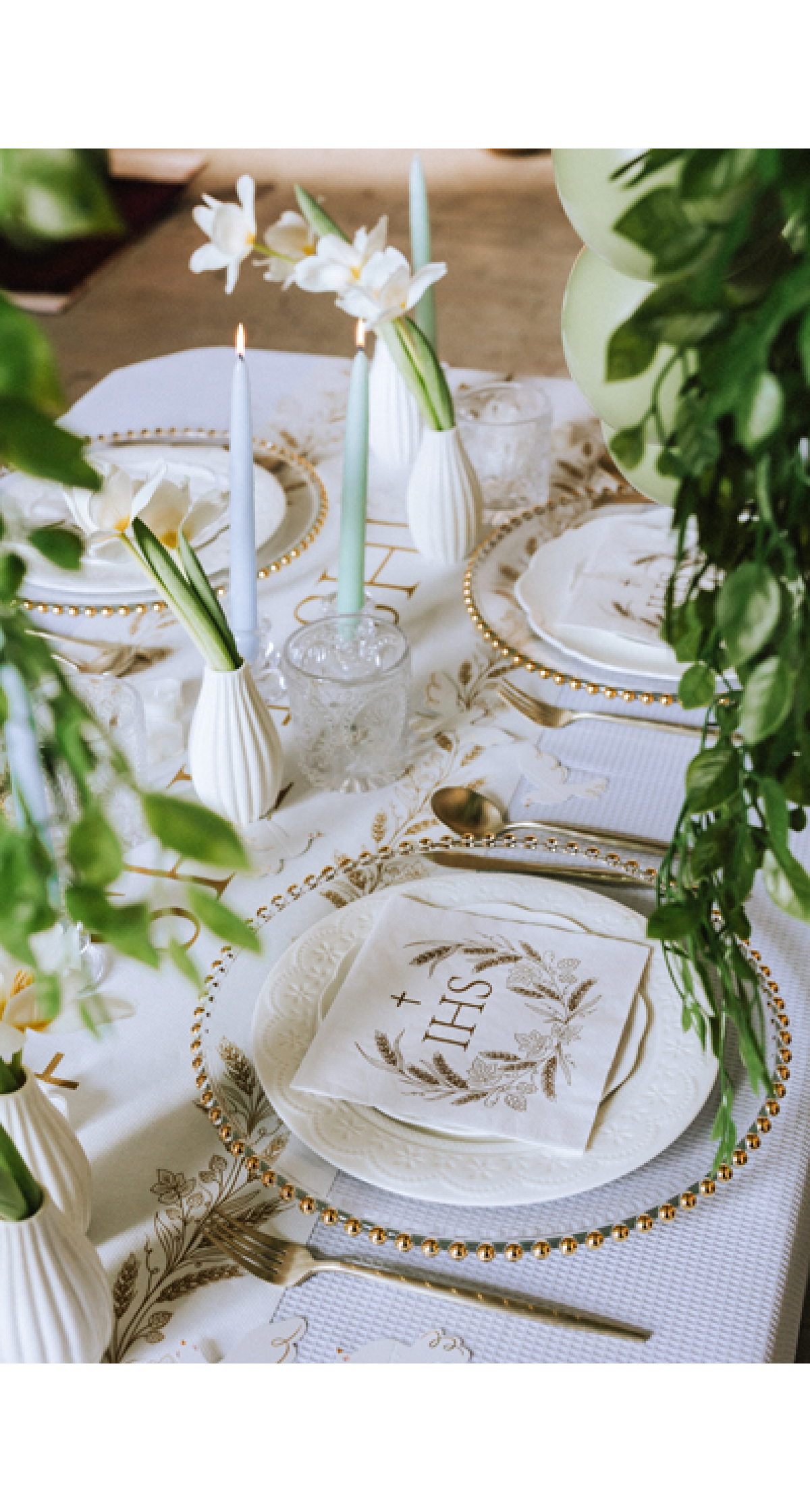 Holy Communion Napkins IHS, 33x33cm, Gold (1pkt / 12pc)