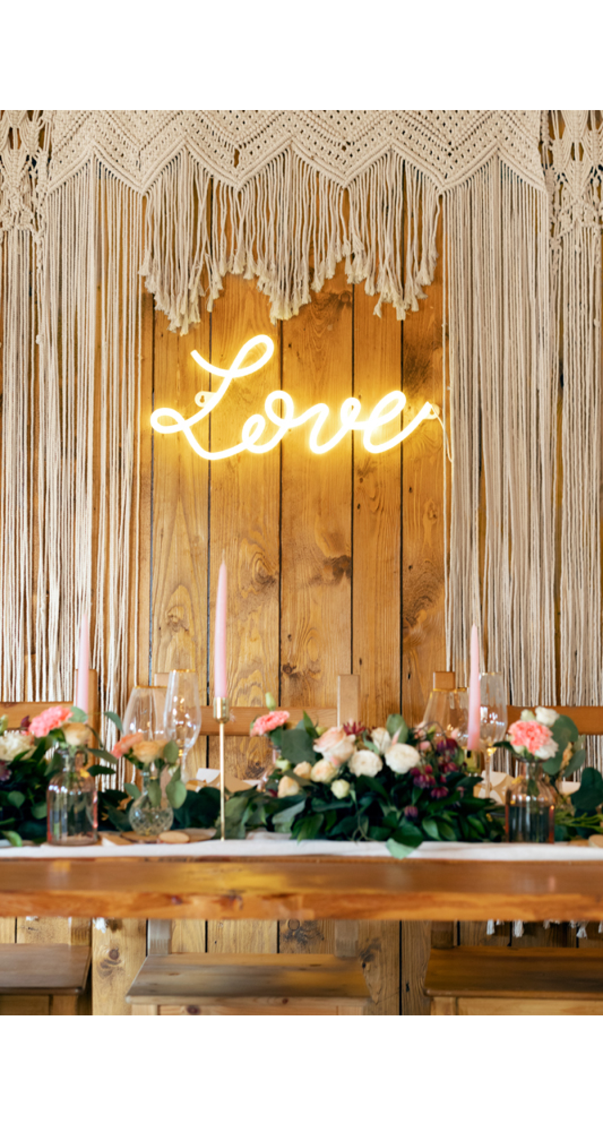 Neon Led - Love White 61x274cm